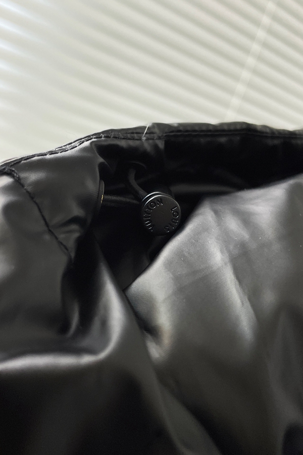 ハイクオリティダウンジャケット角部分ディテール